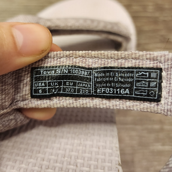 Teva Women's Original Universal Sandals Marbled Orchid Size 6 - Picture 6 of 7